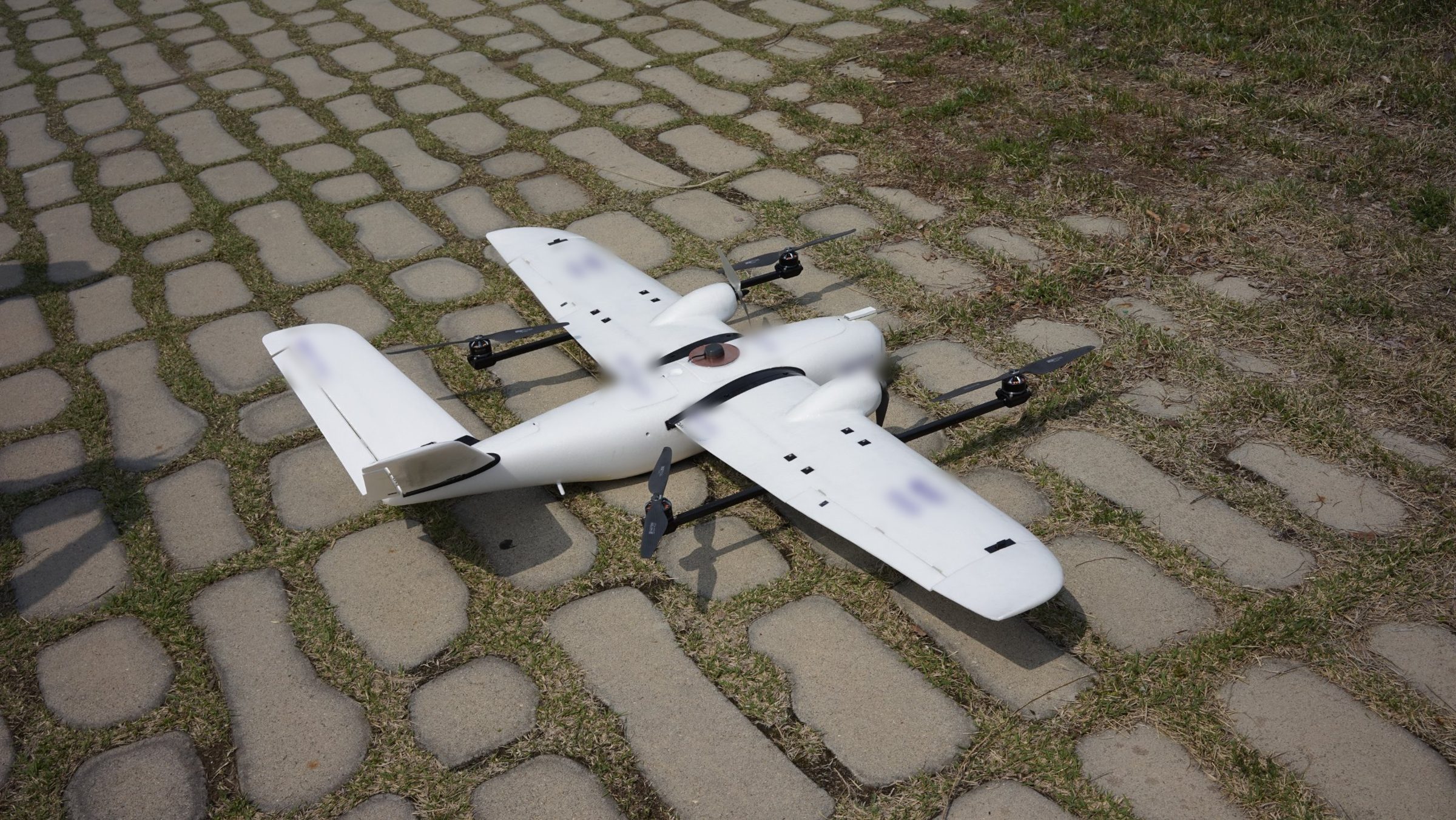 TERRA CFRP 성형 VTOL 고정익